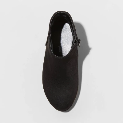 Toddler Girls' Penelope Zipper Booties - Cat & Jack™ 4 Toddler Girls' Penelope Zipper Booties - Cat & Jack™ - Image 2